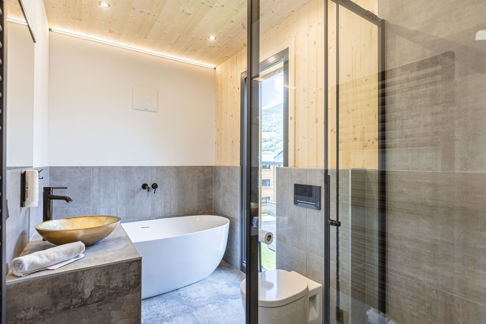 Penthouse merülőkáddal & szaunával