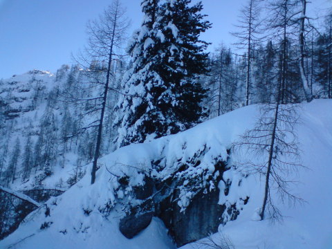 Line 4, A jobbra levő fal