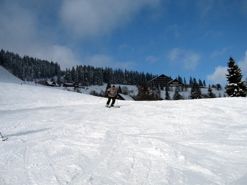 A friss jó minőségű hóban élvezet a csúszás, még kezdő sielők száméra is.