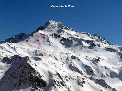 A lejövő pálya további részlete a Mio-ról fényképezve, a Chiaupe hágó felé