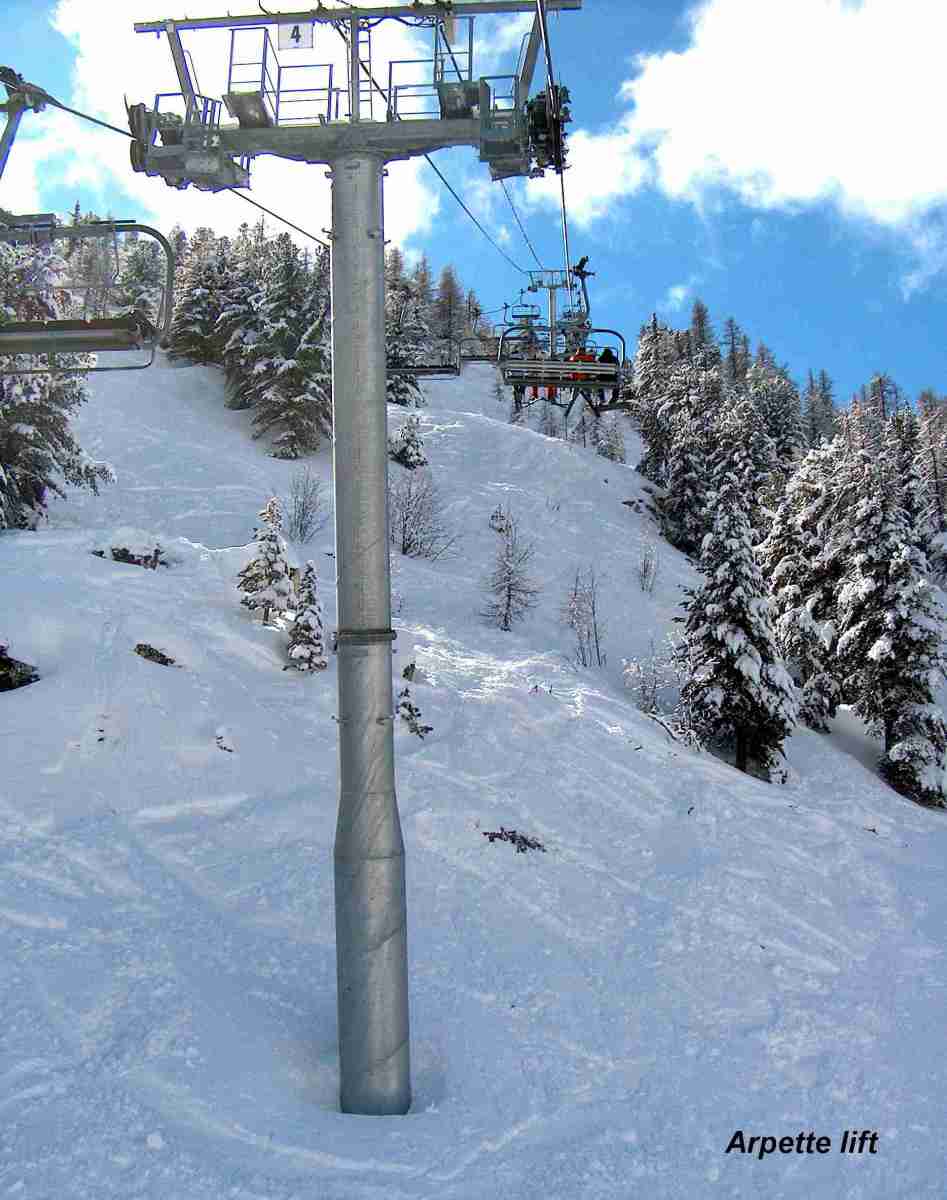 A központból balra induló lift az L'Arpette-re