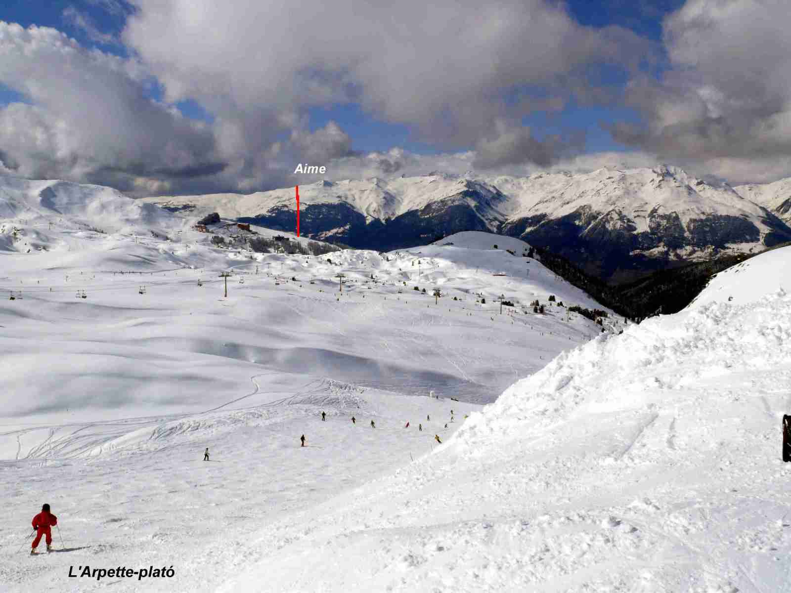 Kilátás a hágóból Aime felé