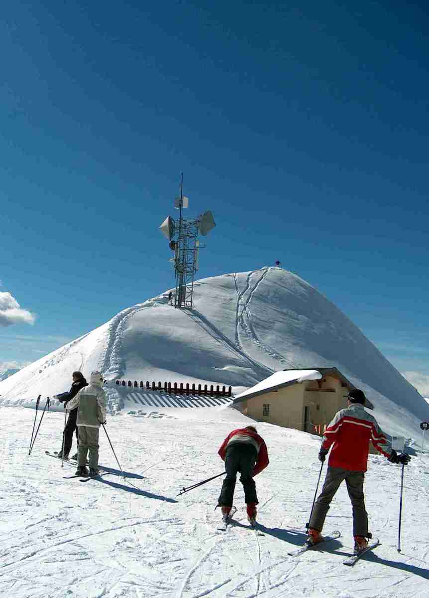 Verdon gerincén lévő átjátszó torony
