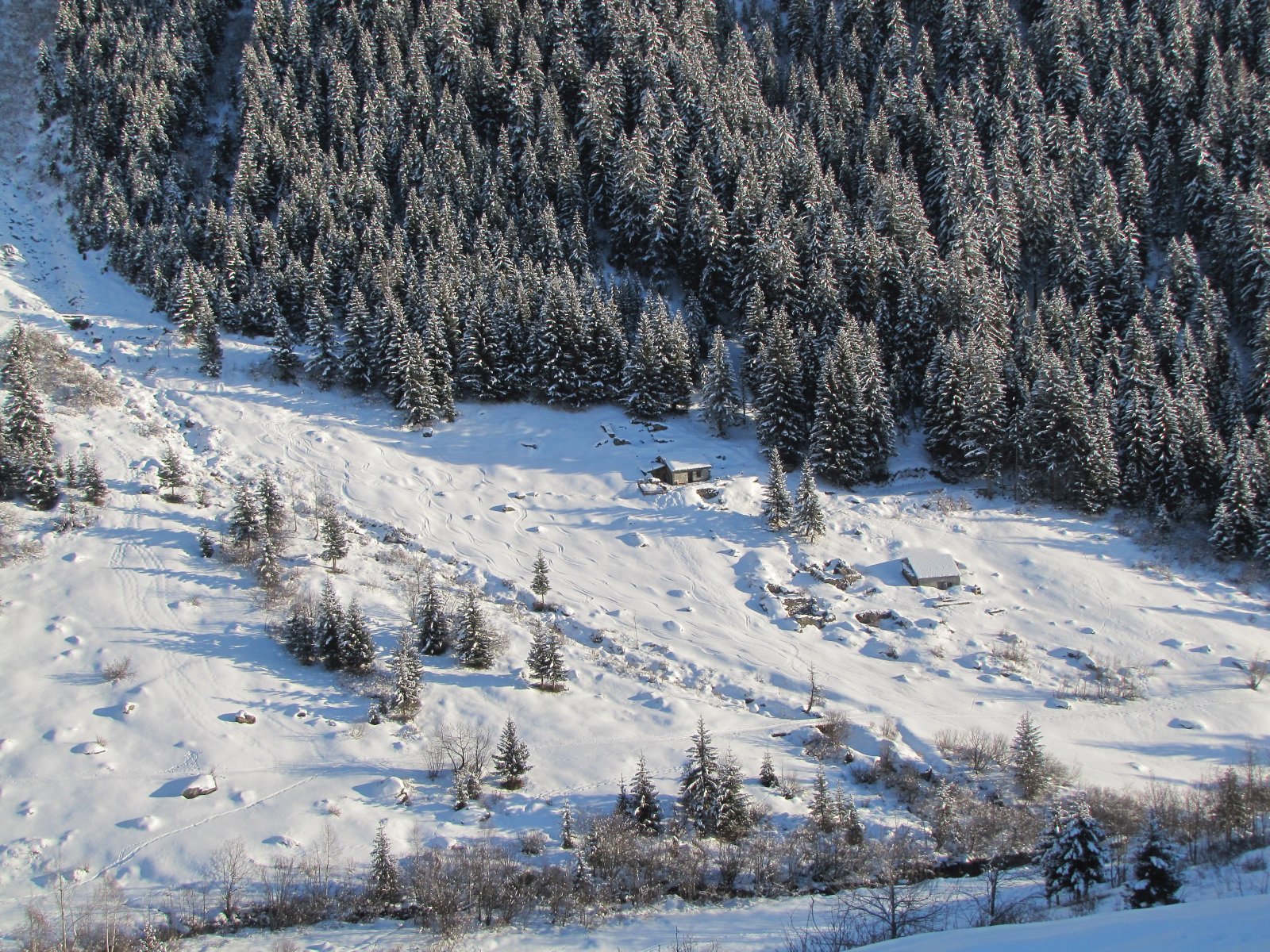 Kis ház a Marmottes pályával szemben