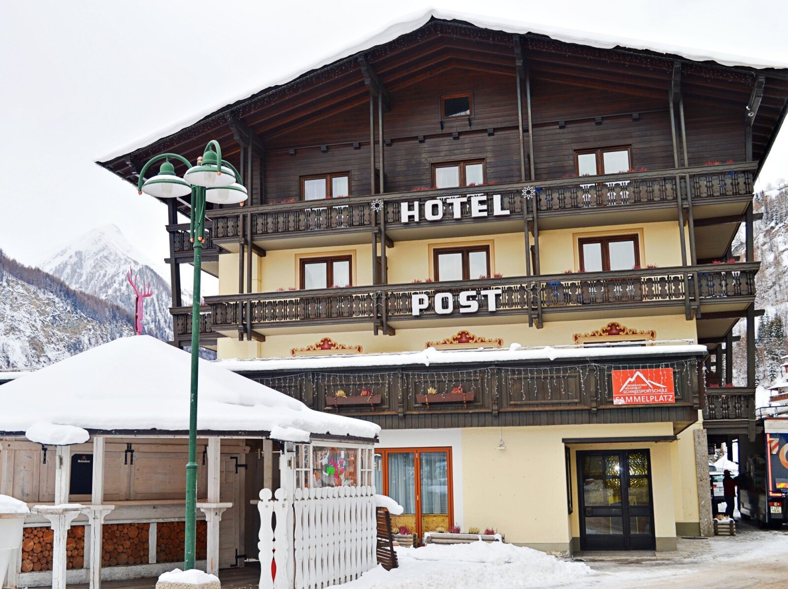 hotel-post.jpg