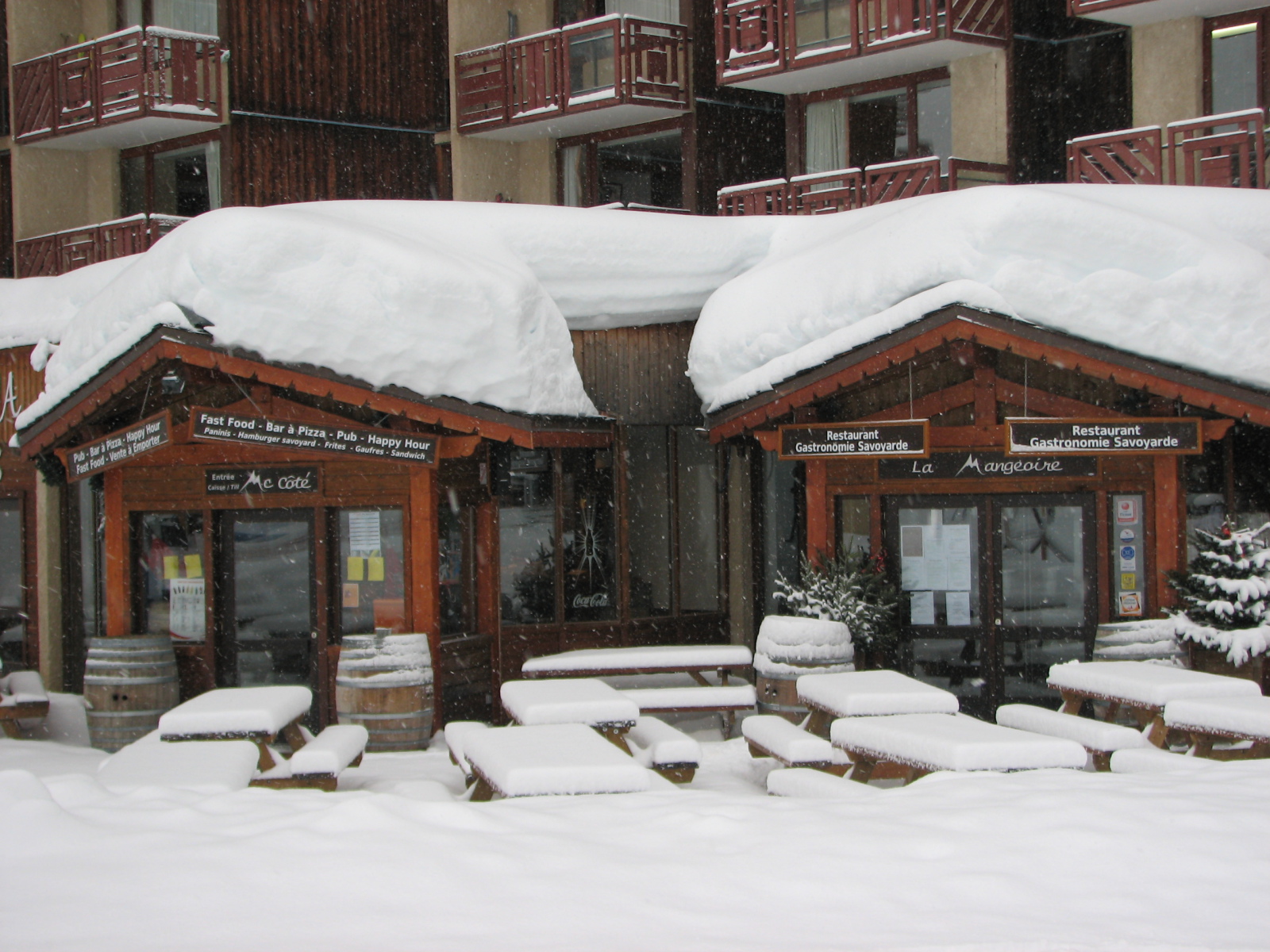 Esett és esett a hó