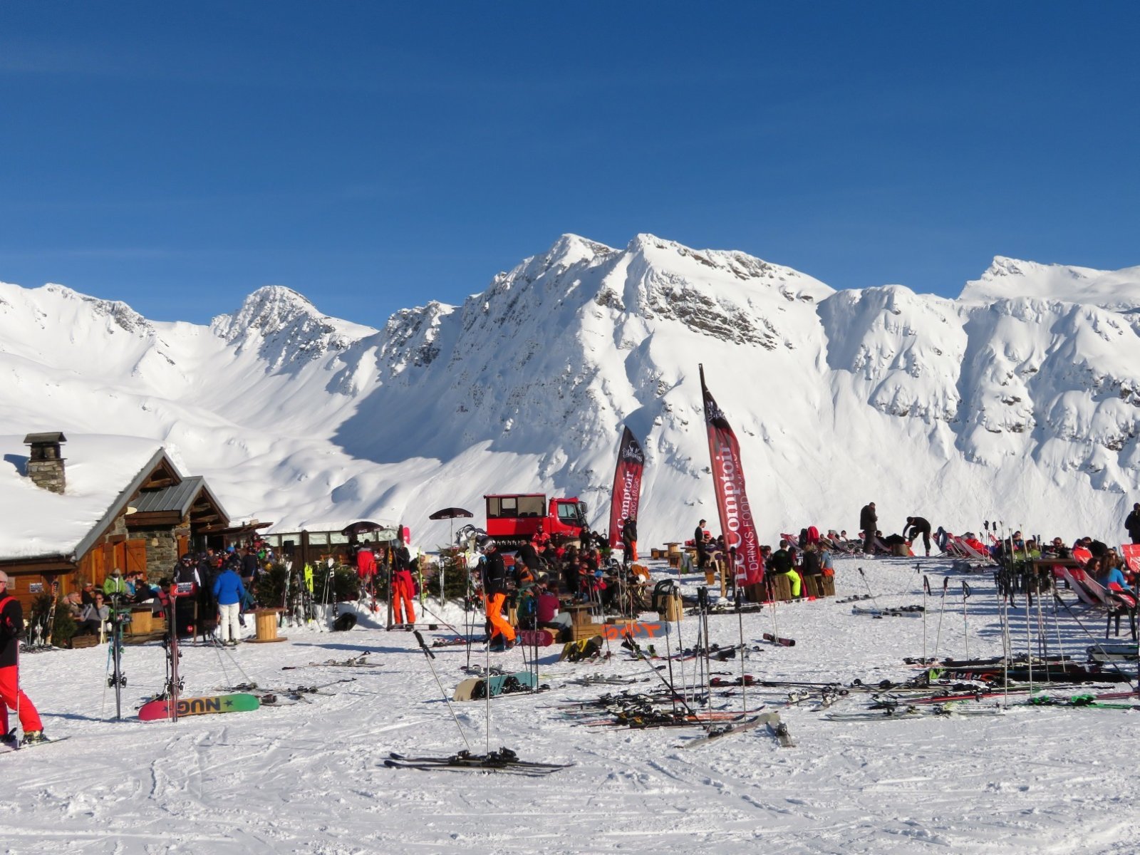 Étterem a Gelinotte pálya mellett