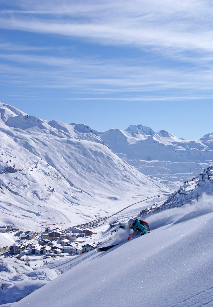 lech-zuers-tiefschnee-zuers-elan-teamrider-roman-kuss-by-christopher-kotnig.jpg