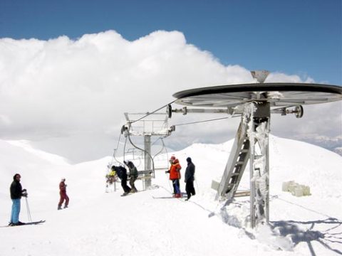 Tochal: síelés Teherán felett