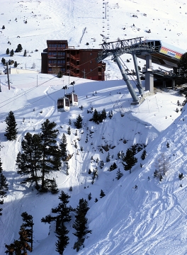 Arc 2000-re felvivő átkelő kabin Arc 1950-ről