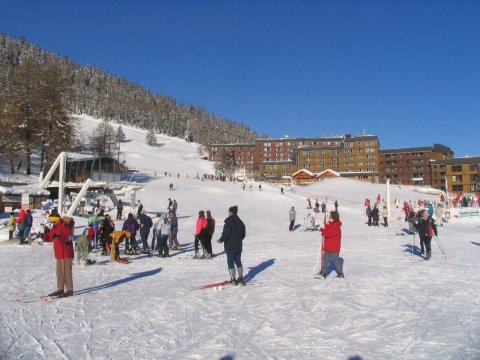 Les Karellis központja