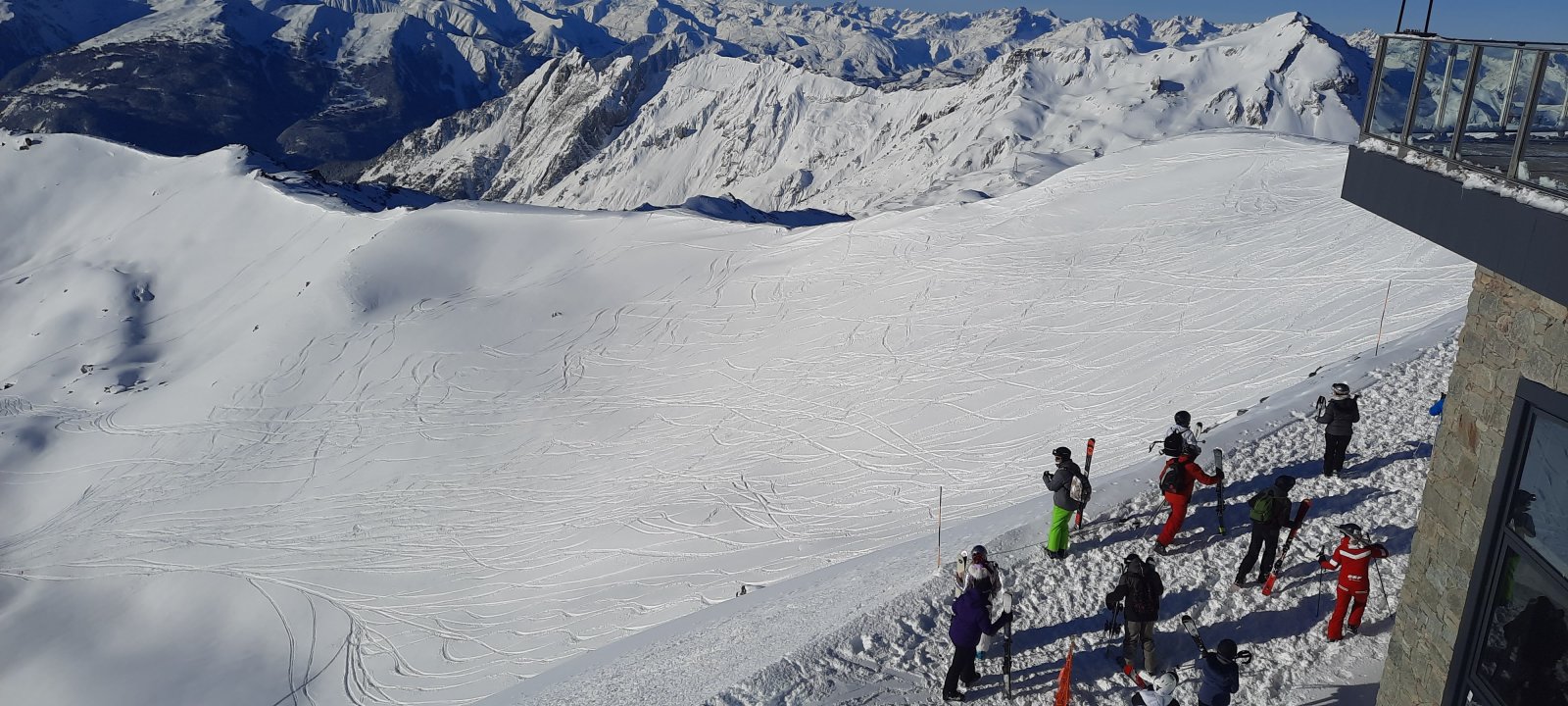 A kilátóterasz alól indul a pálya