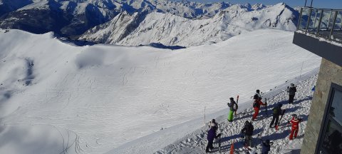 A kilátóterasz alól indul a pálya