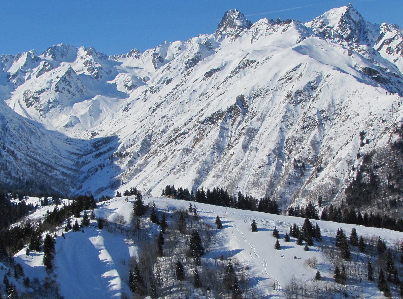 Kilátás a Charmettes felvonóból az Ormet pálya felé
