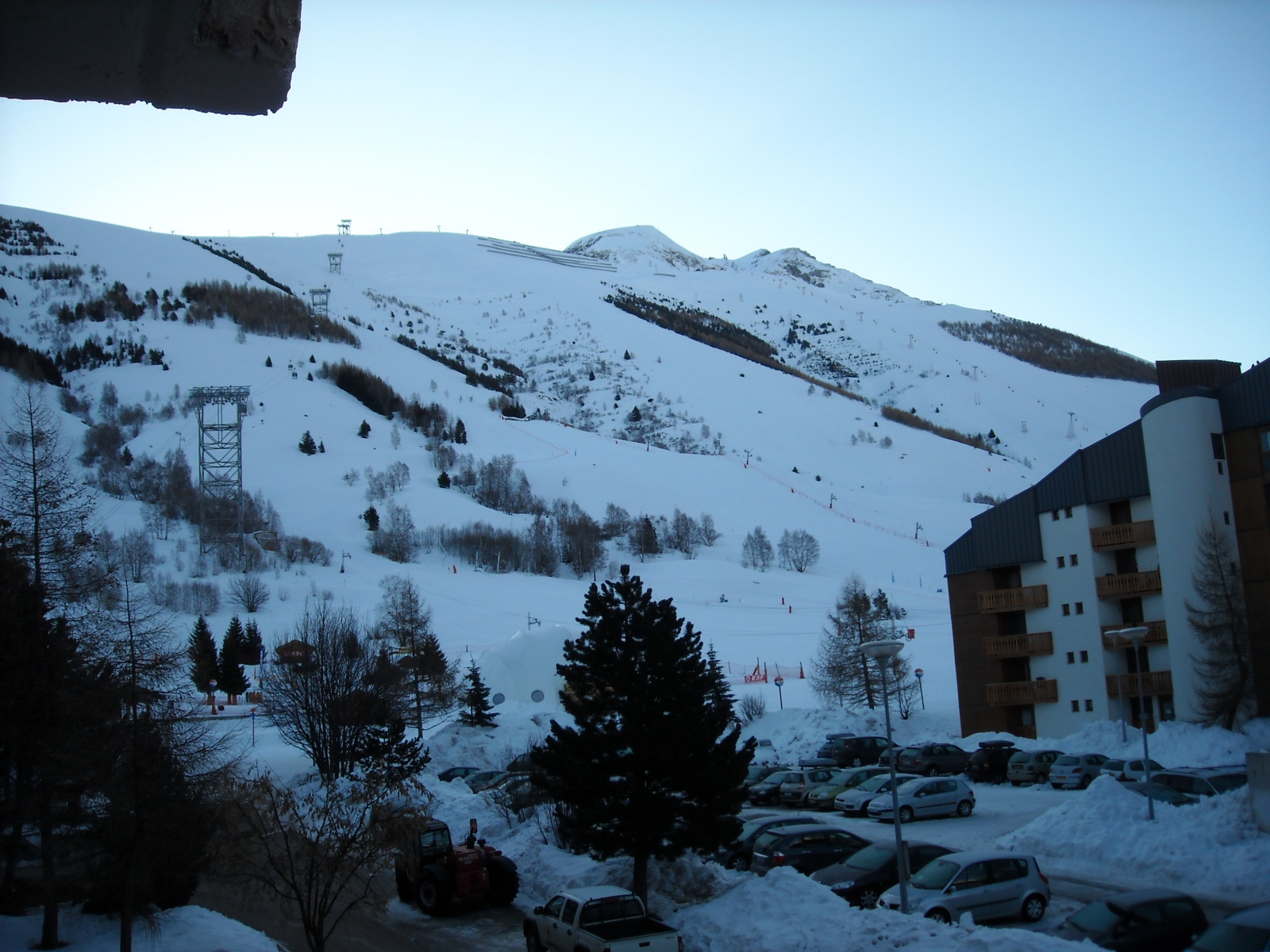 Kilátás a pályákra