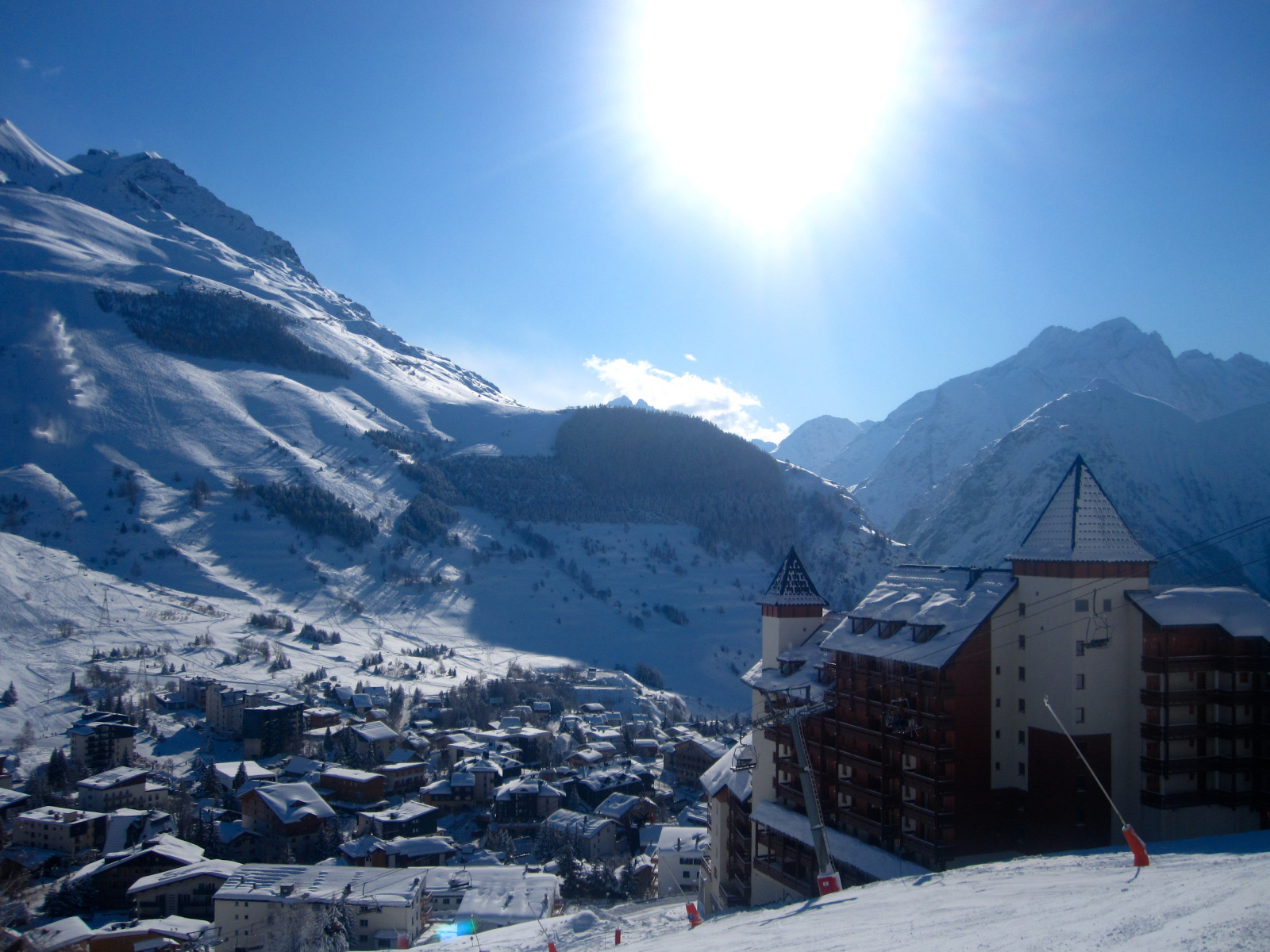 Les 2 Alpes 1650 - jobb oldalt a Flocon d'Or apartmanház