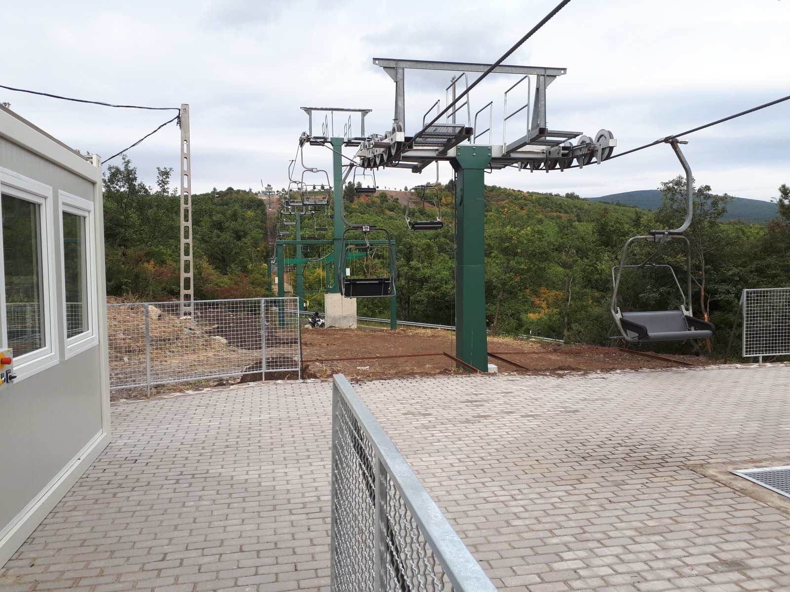 Völgyállomás és jegypénztár -  Sástó Libegő - hamarosan átadják a létesítményt
