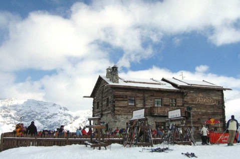 Mottolino-hutte.jpg