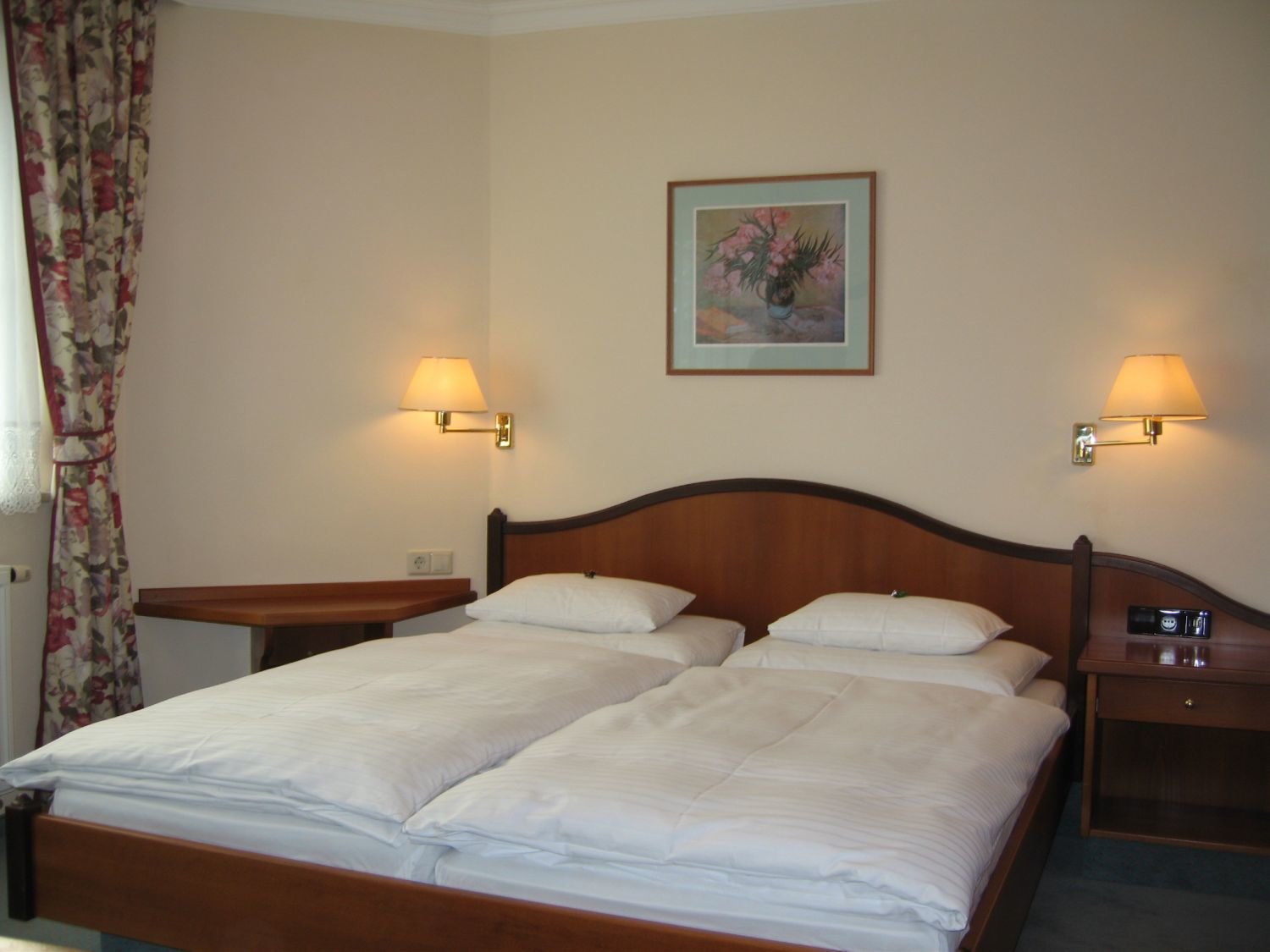 "Matisse"/ "Klimt" és "Dali"/ "Vincent v. Gogh"