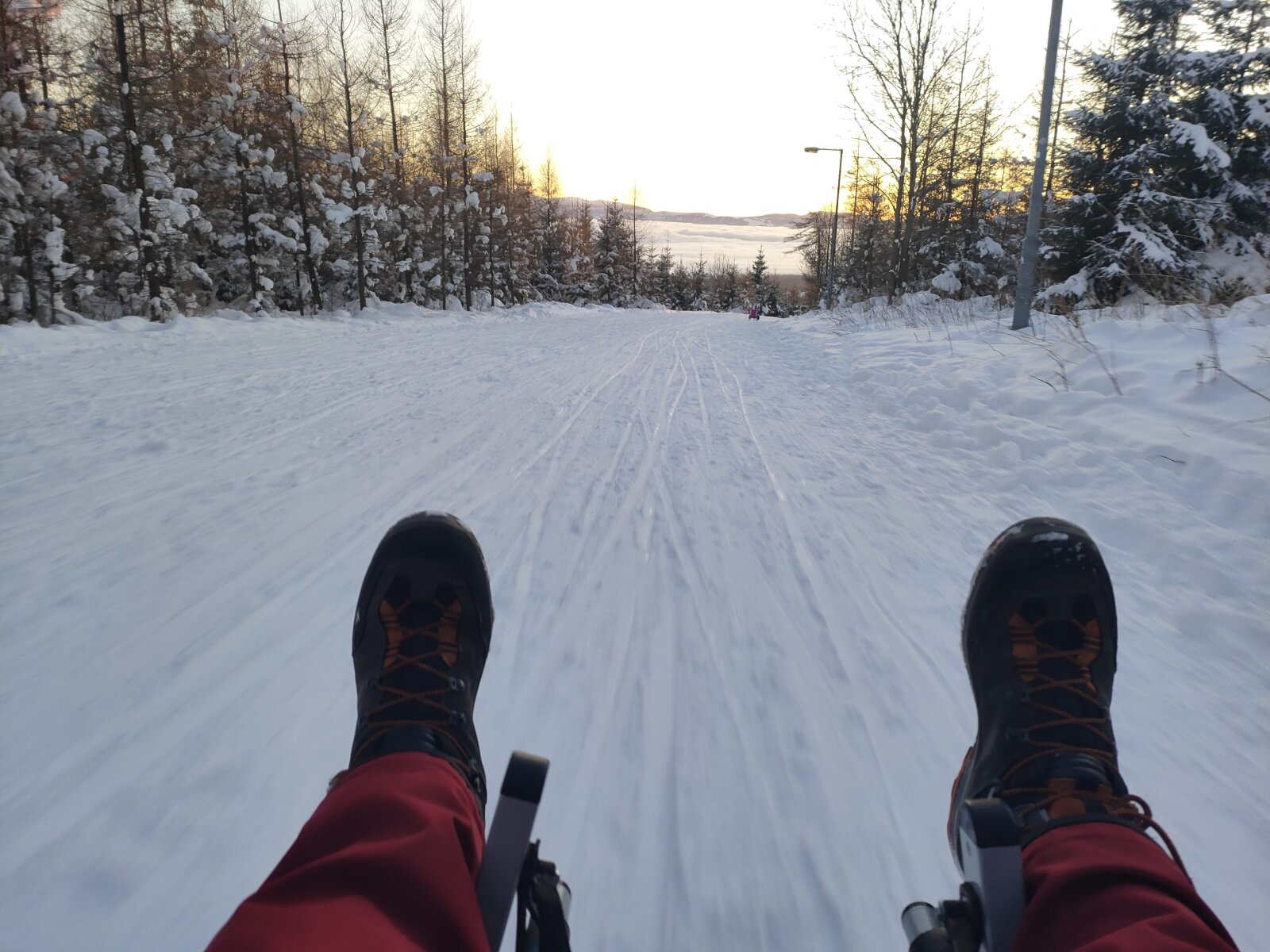 Naplementében szánkóztunk. 