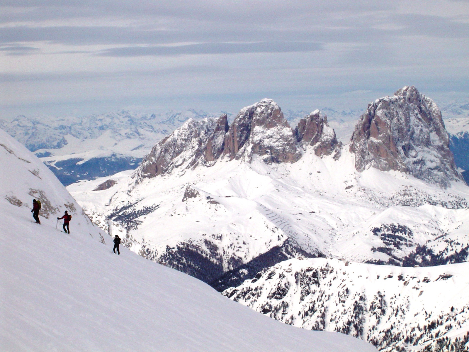 Sítúrázók a Marmoladan