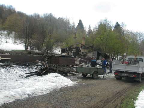 A leégett síház Mátraszentlászlón