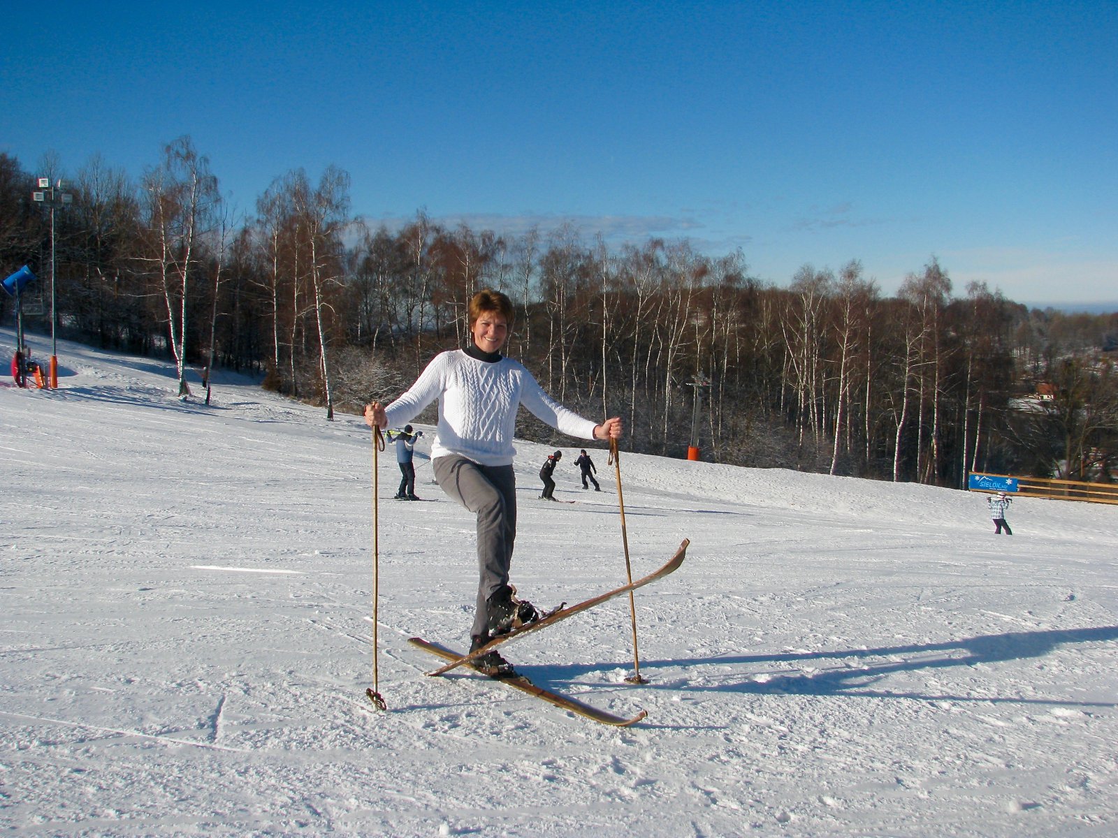 dr. Egri Katalin, az SMSZ elnöke Mátraszentistvánban síel