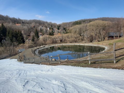 Mátraszentistván Sípark gyűlik a víz a hóágyúkhoz. 3.25.