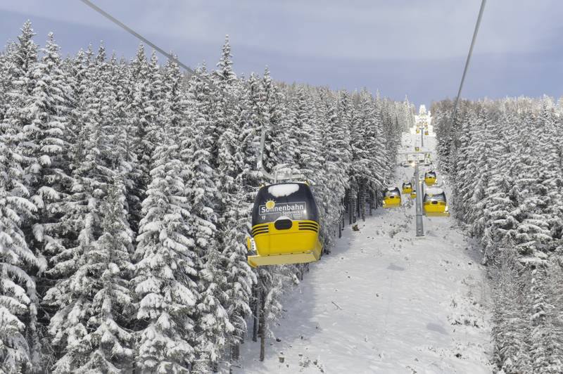 A panziótól mindössze 500 méterre található a grossecki síközpont új kabinos liftje