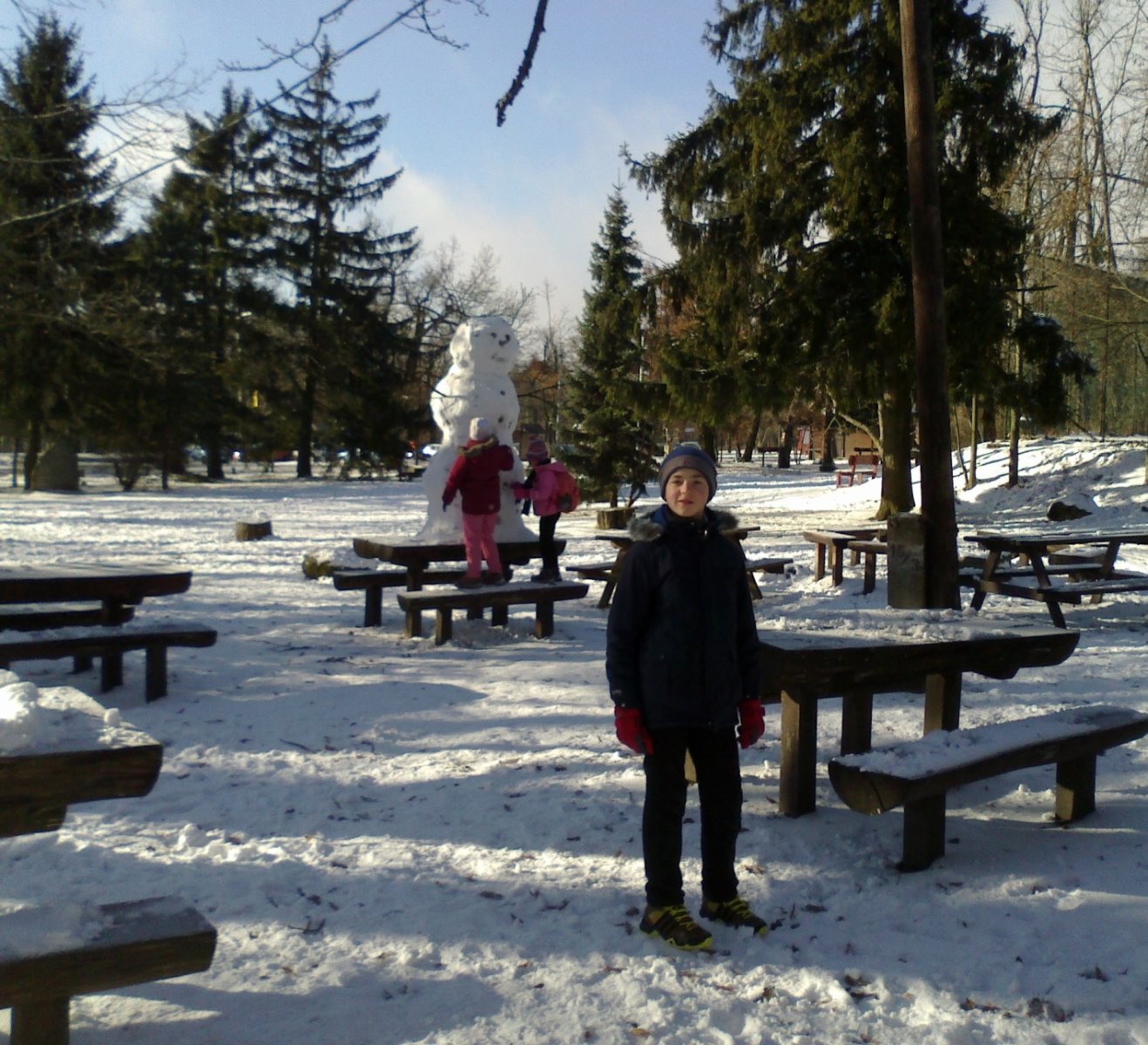 2016 12 03 Hóember Dobogókőn a Báró Eötvös Loránd Menedékház előtt