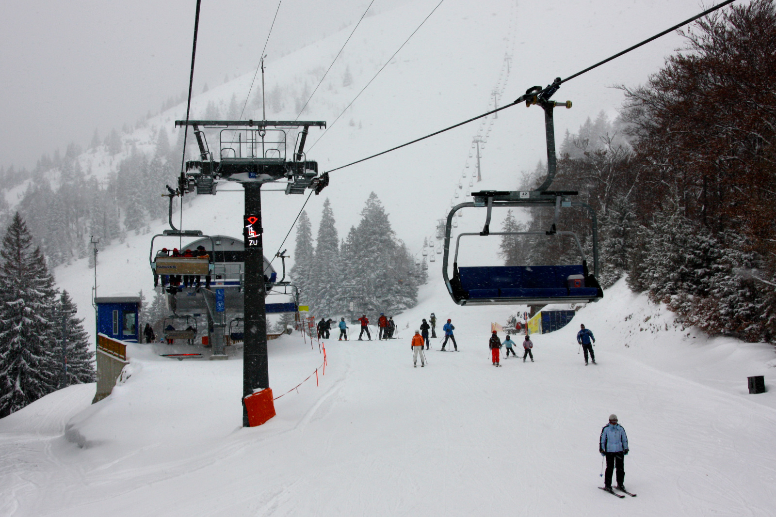 a középső állomás