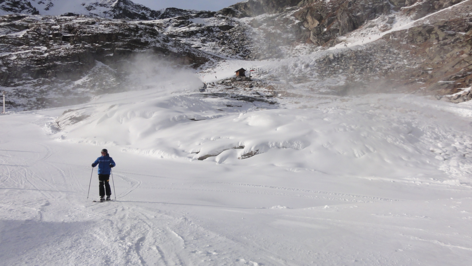 "kétségbeesett" hóágyúzás non-stop