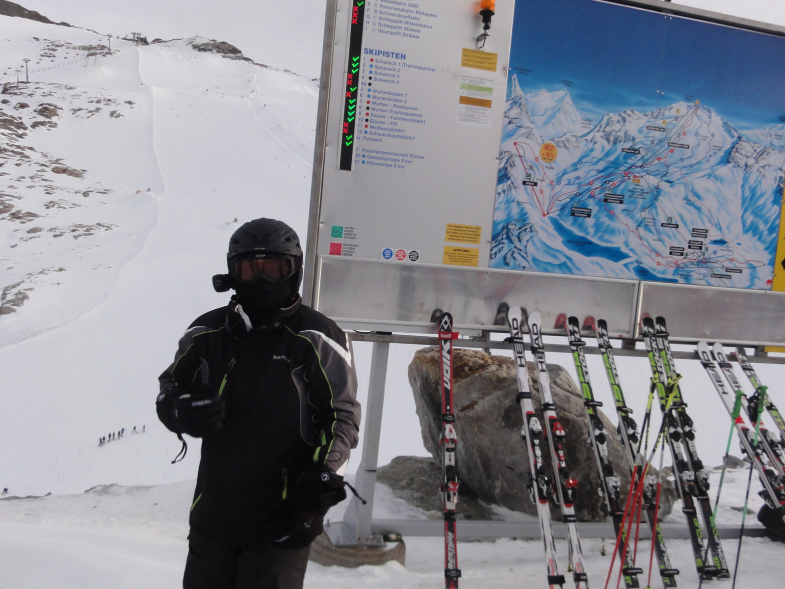 Két infó: 1.a pályák 70%-a nyitva   2.hideg van    :-)