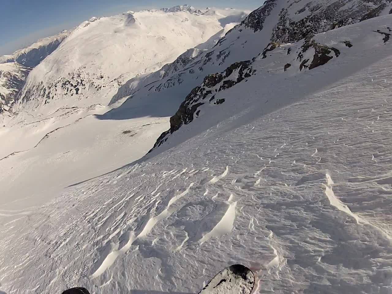 Az átjáró viszonylag meredek és jeges is.