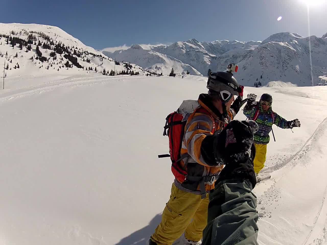 Az elmaradhatatlan kézfogás.