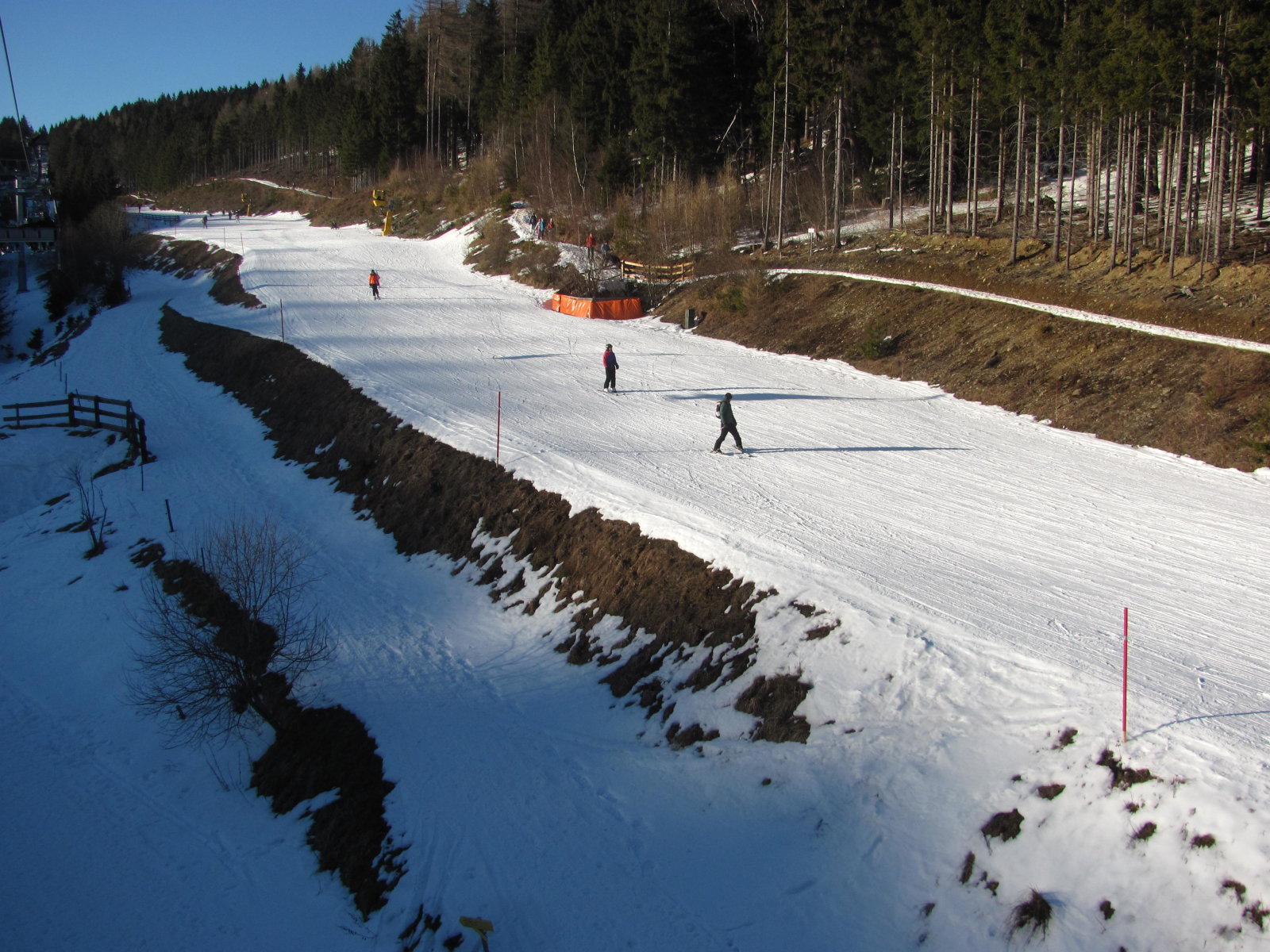 Kék 5 közepe (tartsd a lendületet, mert különben megállsz 8-)