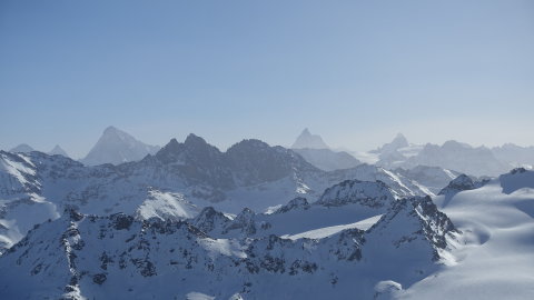 Matterhorn a távolban középtöl kicsit jobbra a Mont Fort 3330-ról.