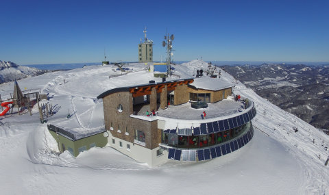 A Terzerhaus vendégház és igazi panorámahütte a Gemeindealpe-n