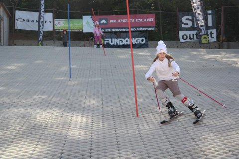 Nagykovácsi - Wax Club Síiskola, Séta u. 14.