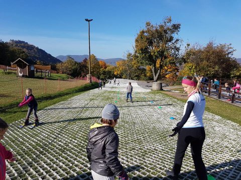 Műanyagpályás oktatás a Visegrádi Síiskolában