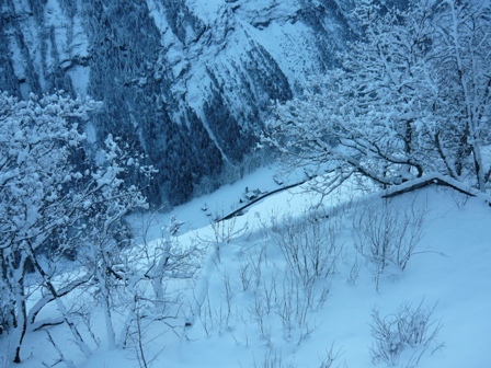Kép a szoba erkélyéről. Lent Lauterbrunnen.