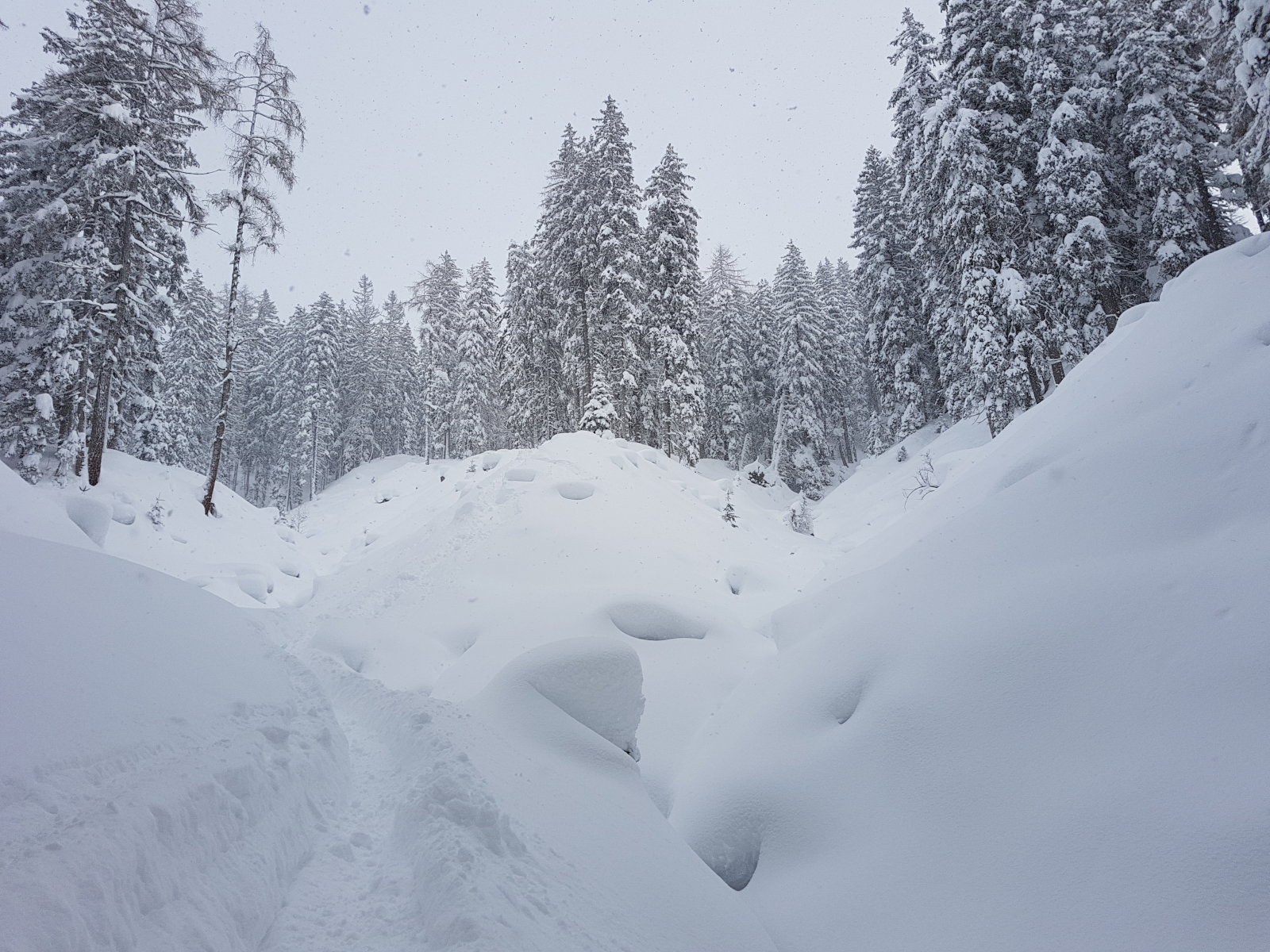 Hochkeil, a pillow-line