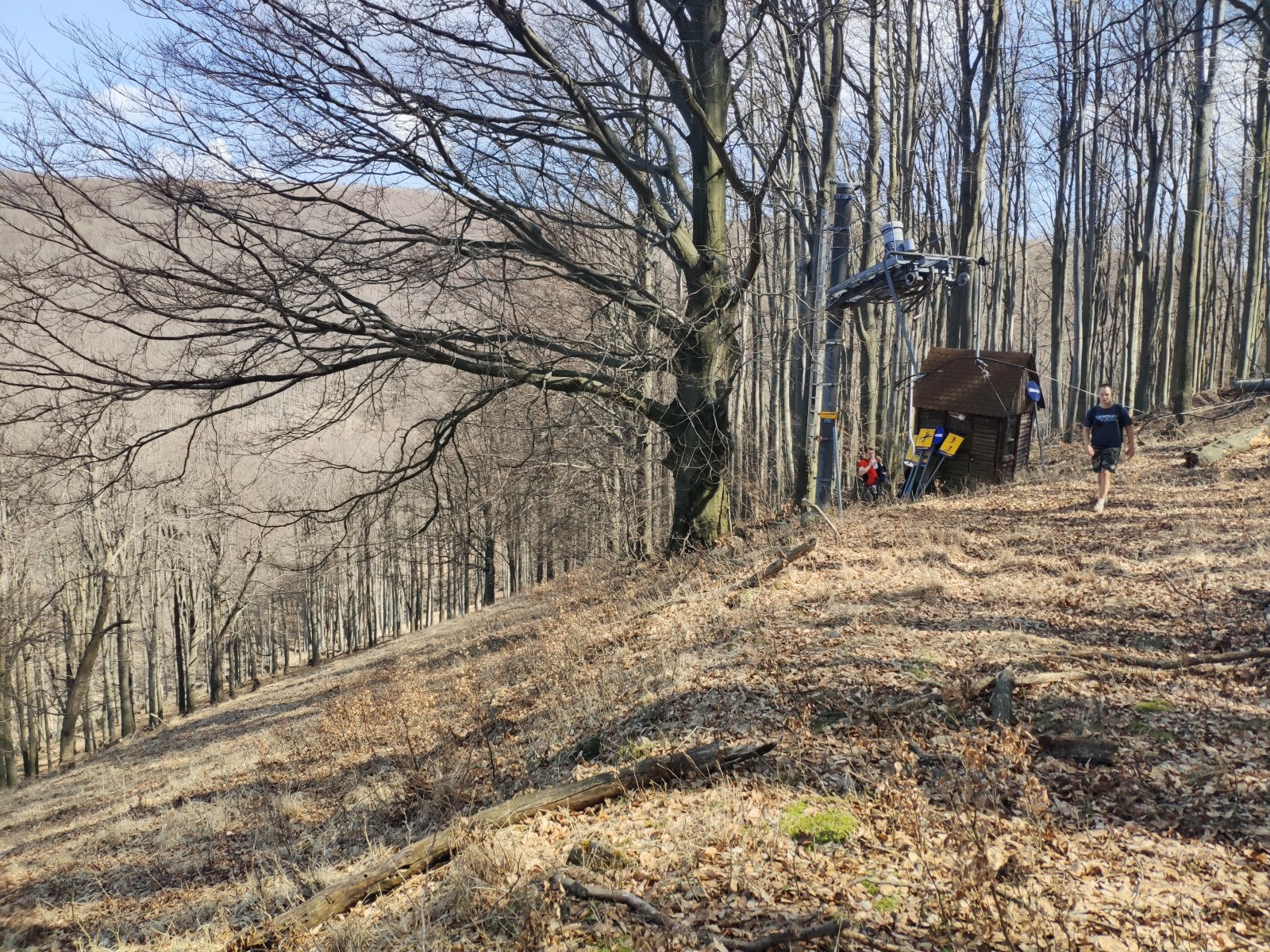 Északi lift a pálya feléig.
