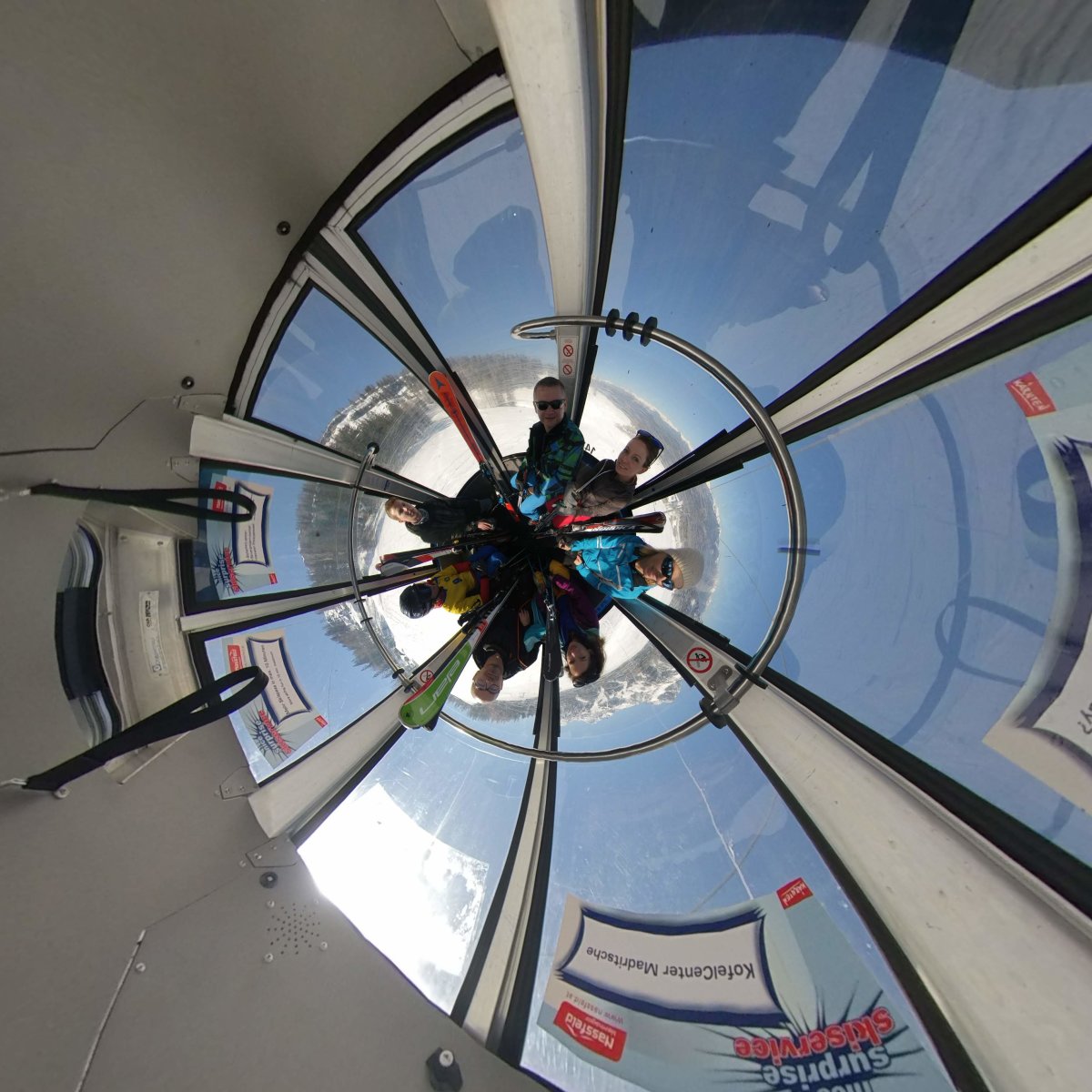 A fotó Insta360 ONE X kamerával készült - a Millenium-Expressz kabinos lift új szemszögből.