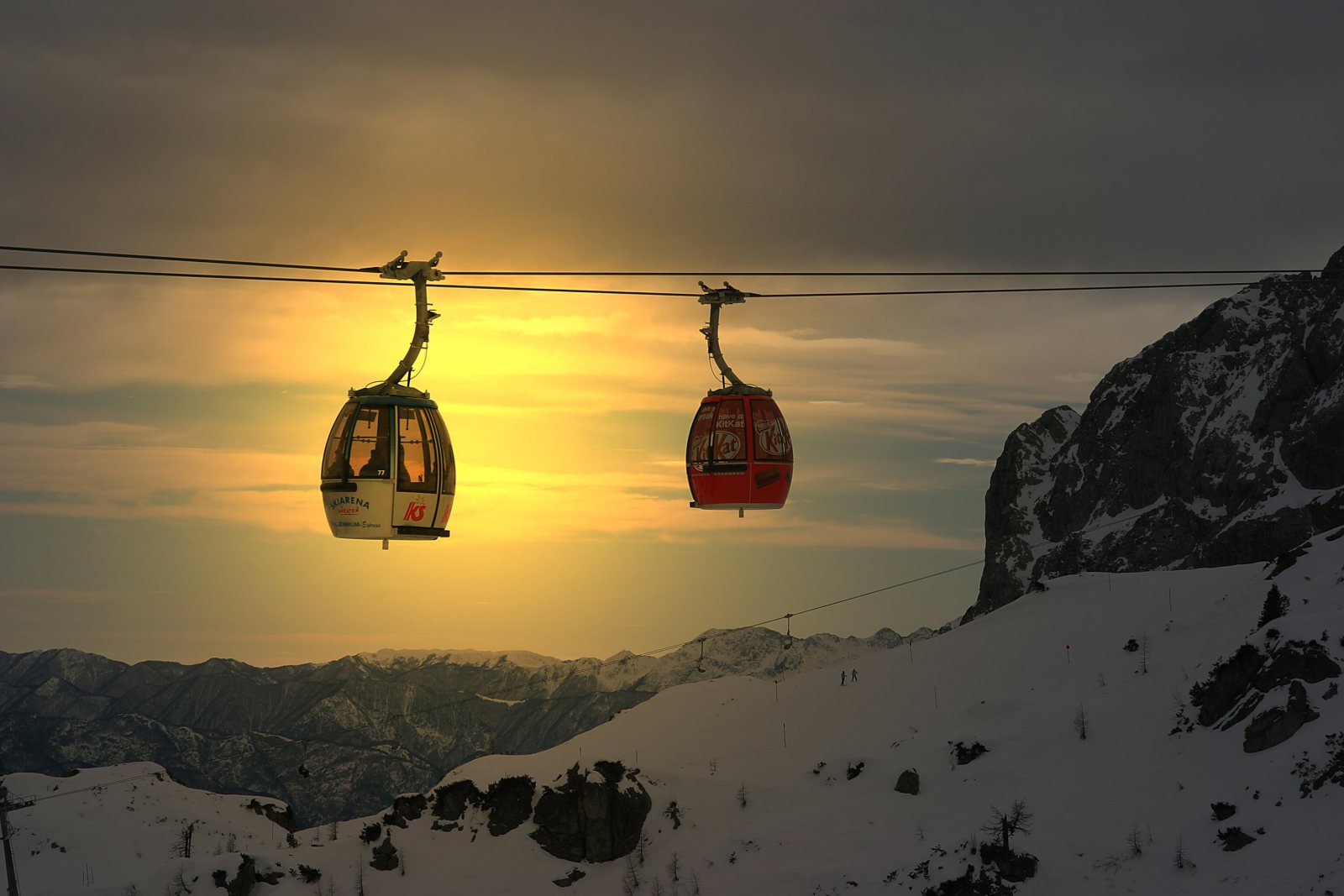 Ég és föld között...