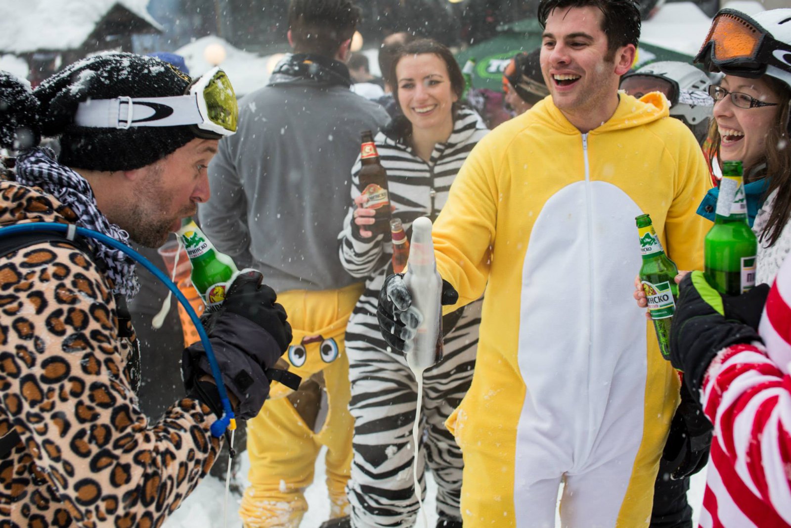 A fesztivál büszke az olcsó sörére, 2 fontért kapunk egy korsóval | Fotó: Howie Hill