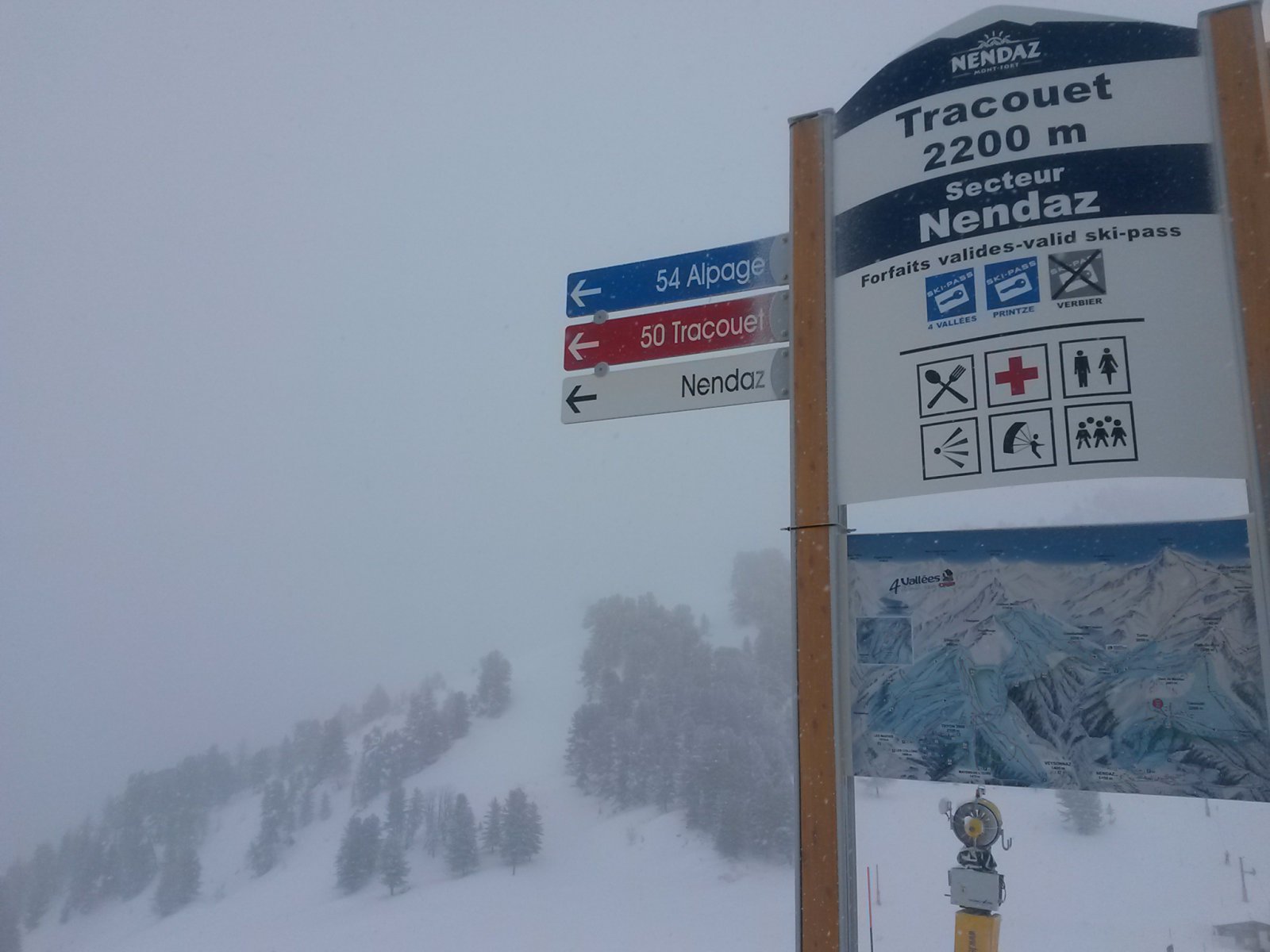 Merre menjünk? Nagy a köd.