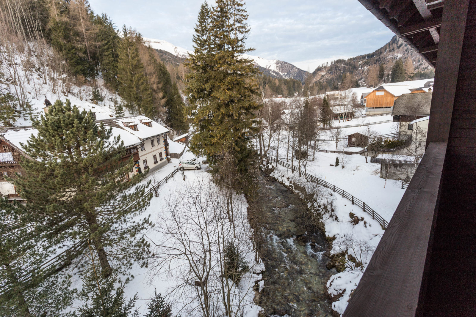 10.Hotel-Neuwirt-szobai-kilatas-az-erkelyrol2.jpg
