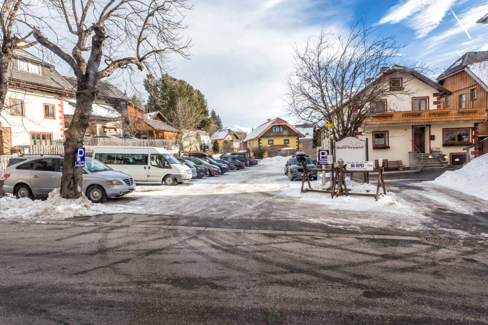5.Hotel-Neuwirt-parkolo-sibusz-megallo.jpg