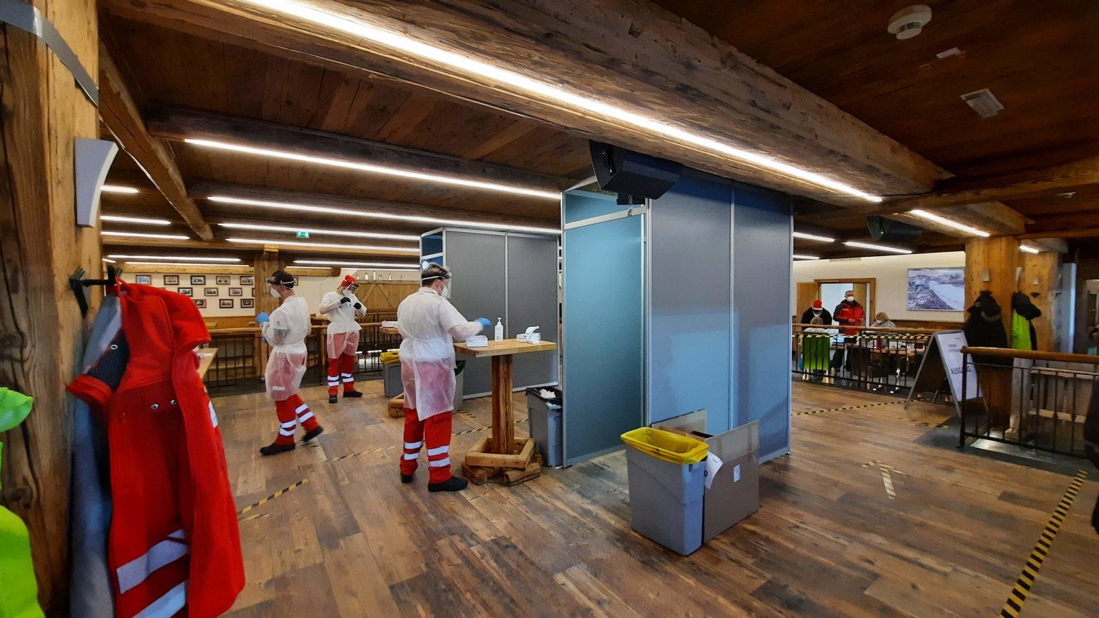 A koronavírus tesztcentrum a Tenne épületében kapott helyet. Itt tesztelték az akkreditált újságírókat is.